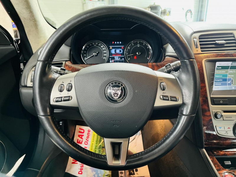 Photo 4 de l'offre de JAGUAR XK  Coupé V8 3.5 258 BVA 6 à 23990€ chez Occasions Champenoises
