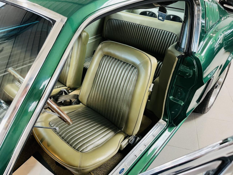 Photo 7 de l'offre de FORD MUSTANG FASTBACK V8 302ci 290HP BVM 5 à 89990€ chez Occasions Champenoises