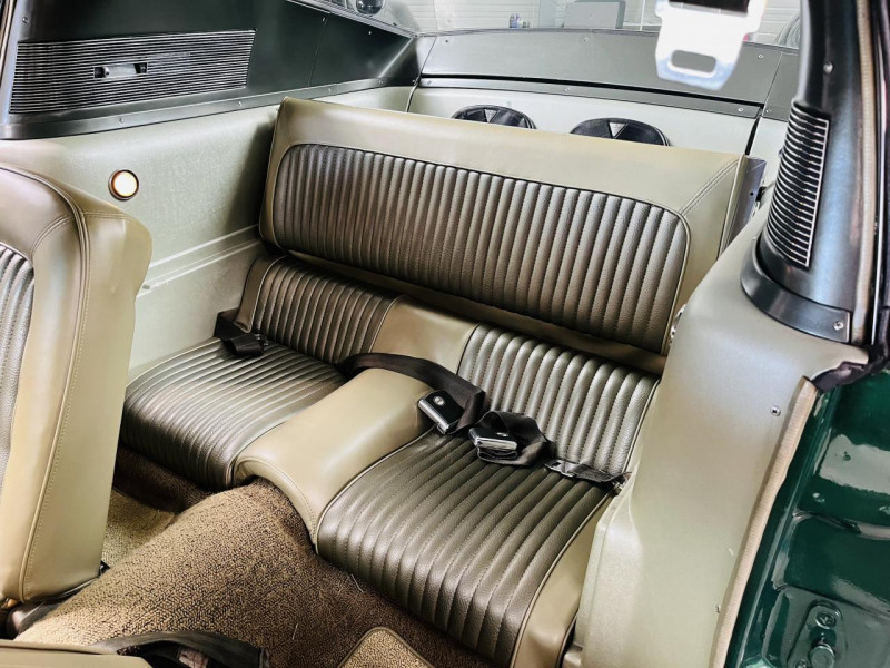 Photo 9 de l'offre de FORD MUSTANG FASTBACK V8 302ci 290HP BVM 5 à 89990€ chez Occasions Champenoises