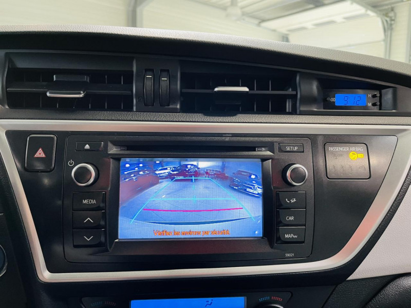 Photo 7 de l'offre de TOYOTA AURIS Hybride 136h CVT Style à 12990€ chez Occasions Champenoises