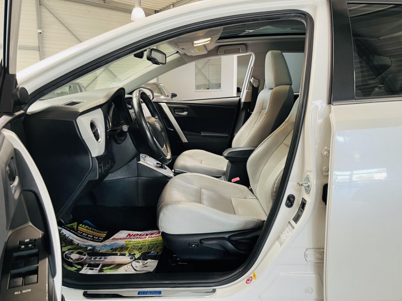 Photo 10 de l'offre de TOYOTA AURIS Hybride 136h CVT Style à 12990€ chez Occasions Champenoises