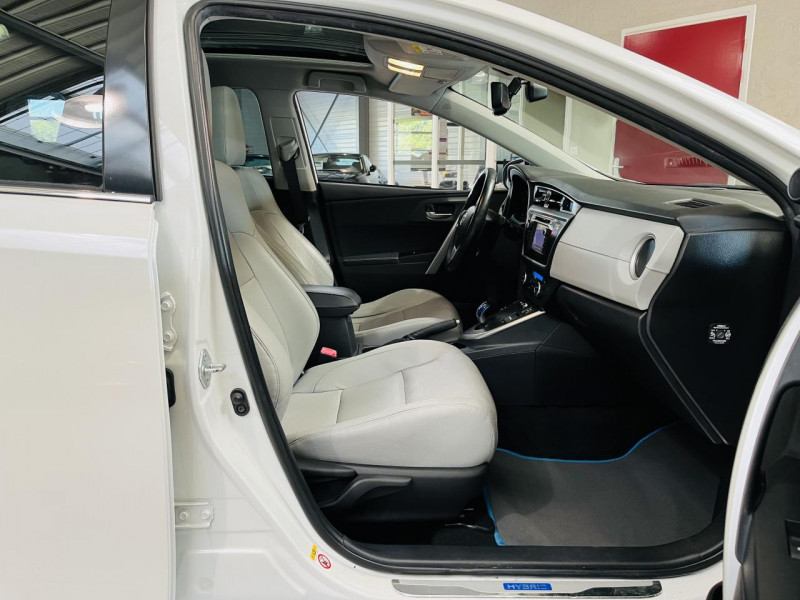 Photo 14 de l'offre de TOYOTA AURIS Hybride 136h CVT Style à 12990€ chez Occasions Champenoises