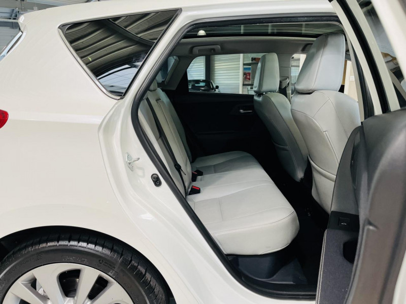 Photo 13 de l'offre de TOYOTA AURIS Hybride 136h CVT Style à 12990€ chez Occasions Champenoises