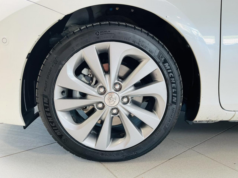Photo 19 de l'offre de TOYOTA AURIS Hybride 136h CVT Style à 12990€ chez Occasions Champenoises