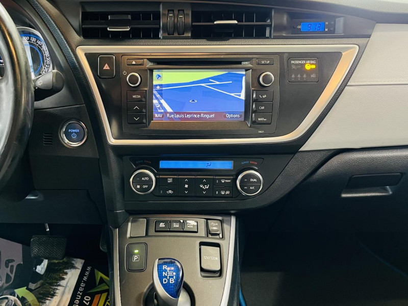 Photo 6 de l'offre de TOYOTA AURIS Hybride 136h CVT Style à 12990€ chez Occasions Champenoises