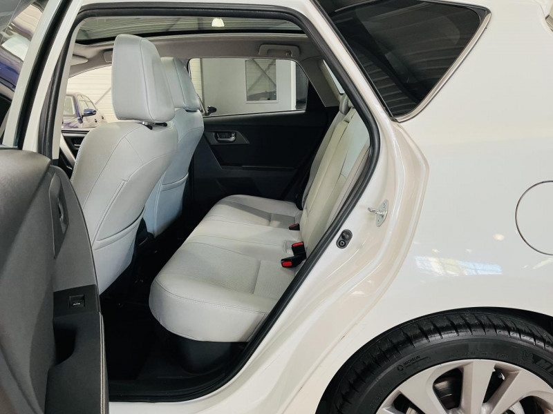 Photo 11 de l'offre de TOYOTA AURIS Hybride 136h CVT Style à 12990€ chez Occasions Champenoises