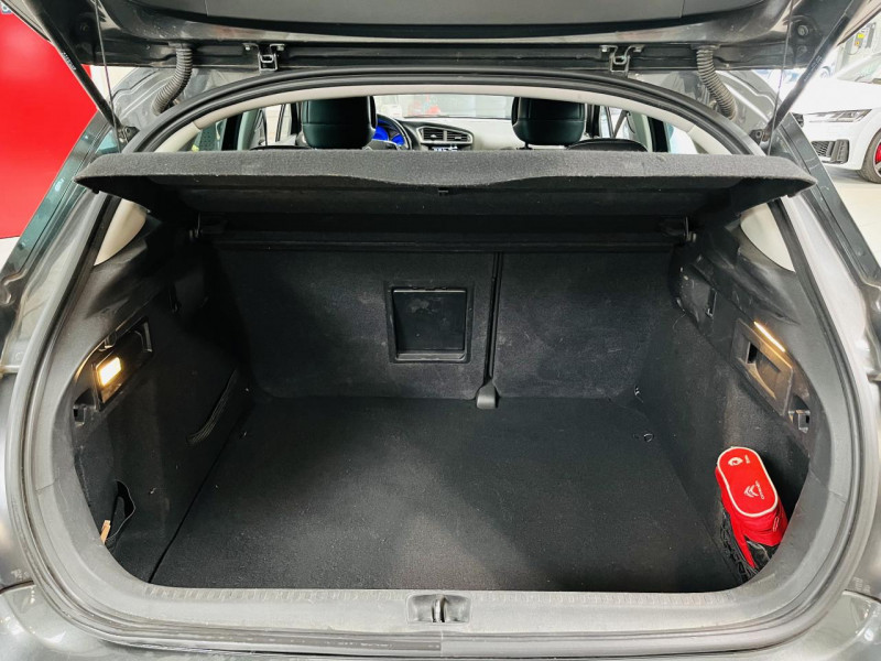 Photo 11 de l'offre de CITROEN C4  VTi 120 Exclusive à 6990€ chez Occasions Champenoises