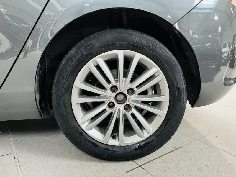 Photo 19 de l'offre de CITROEN C4  VTi 120 Exclusive à 6990€ chez Occasions Champenoises