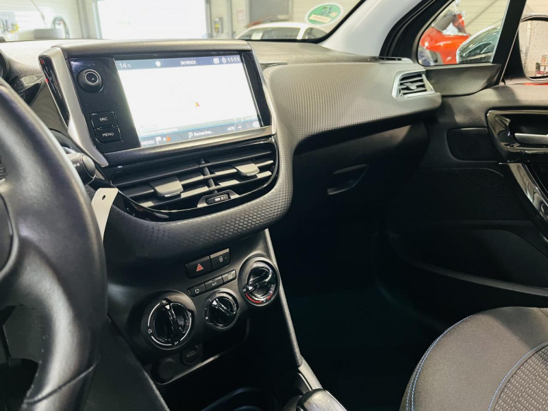 Photo 5 de l'offre de PEUGEOT 208  BlueHDi 100ch S&S BVM5 Signature à 9990€ chez Occasions Champenoises