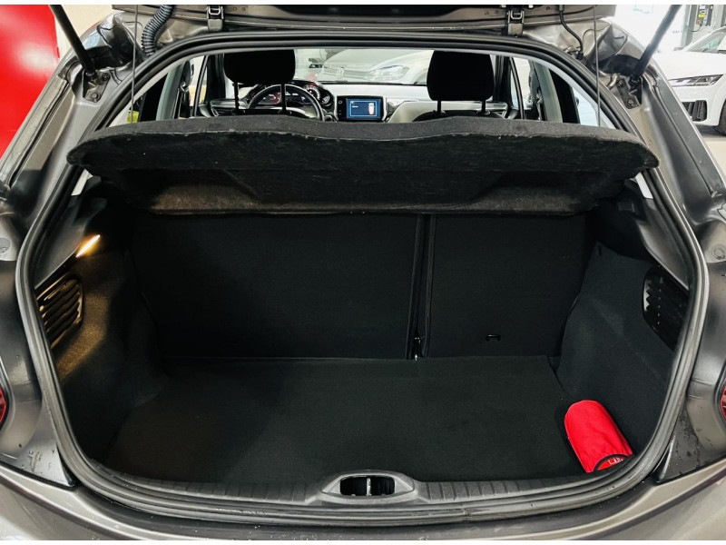 Photo 11 de l'offre de PEUGEOT 208  BlueHDi 100ch S&S BVM5 Signature à 9990€ chez Occasions Champenoises