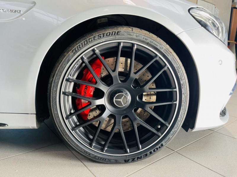 Photo 24 de l'offre de MERCEDES-BENZ Classe C Break 4.0 63 S 510 AMG Speedshift à 46990€ chez Occasions Champenoises