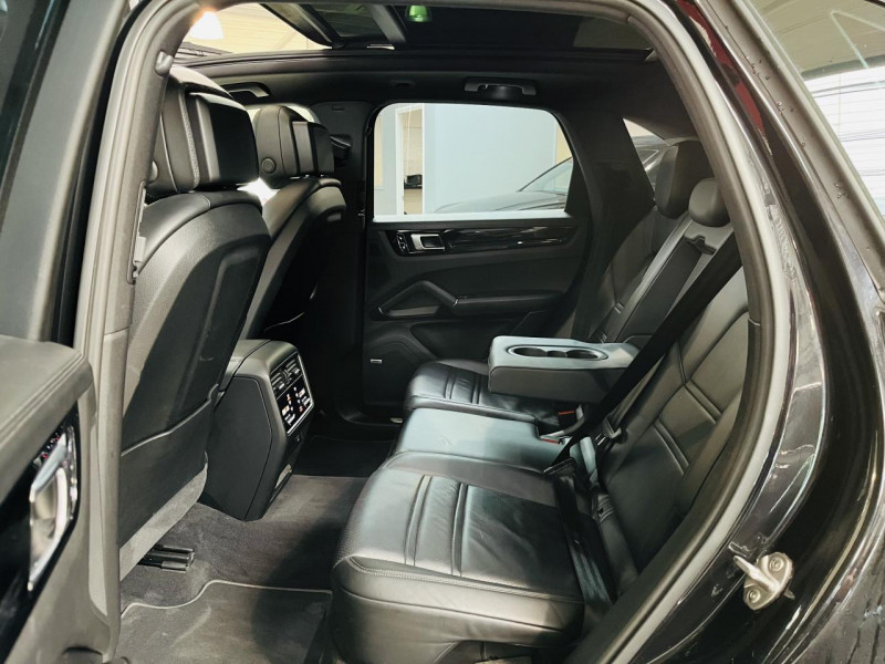 Photo 16 de l'offre de PORSCHE CAYENNE S 2.9i V6 440 Tiptronic à 59990€ chez Occasions Champenoises