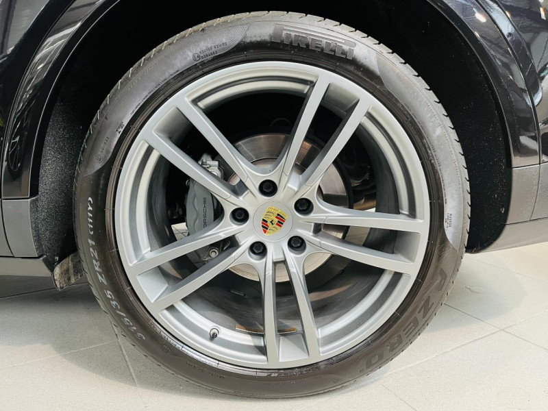 Photo 29 de l'offre de PORSCHE CAYENNE S 2.9i V6 440 Tiptronic à 59990€ chez Occasions Champenoises