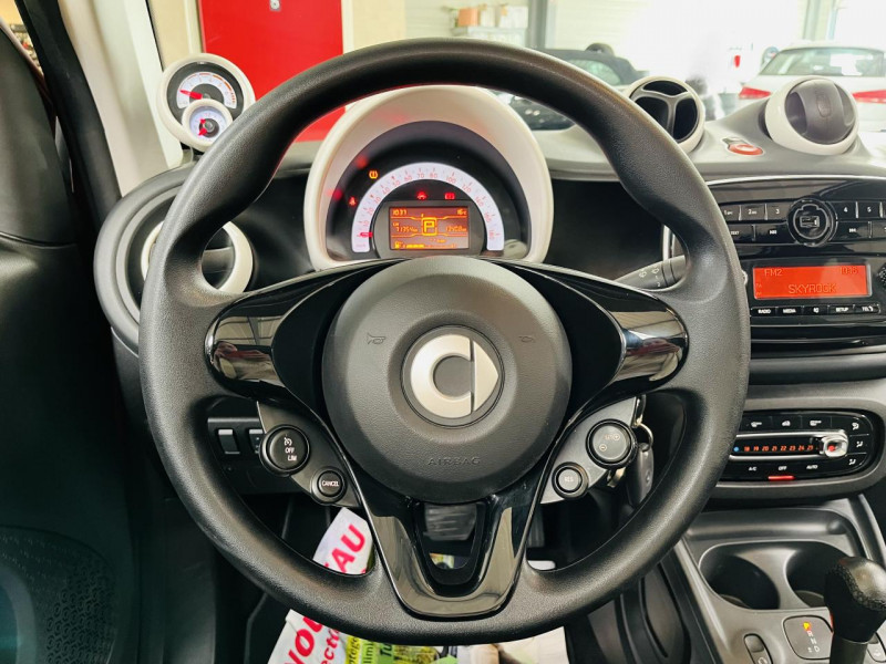 Photo 5 de l'offre de SMART FORTWO CABRIO 1.0 71 ch S&S BA6 Pure à 11990€ chez Occasions Champenoises