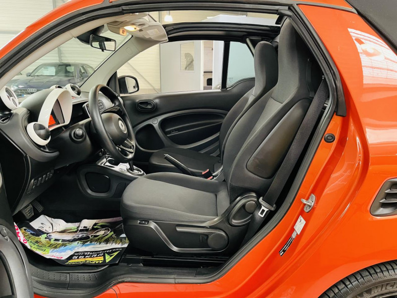 Photo 9 de l'offre de SMART FORTWO CABRIO 1.0 71 ch S&S BA6 Pure à 11990€ chez Occasions Champenoises