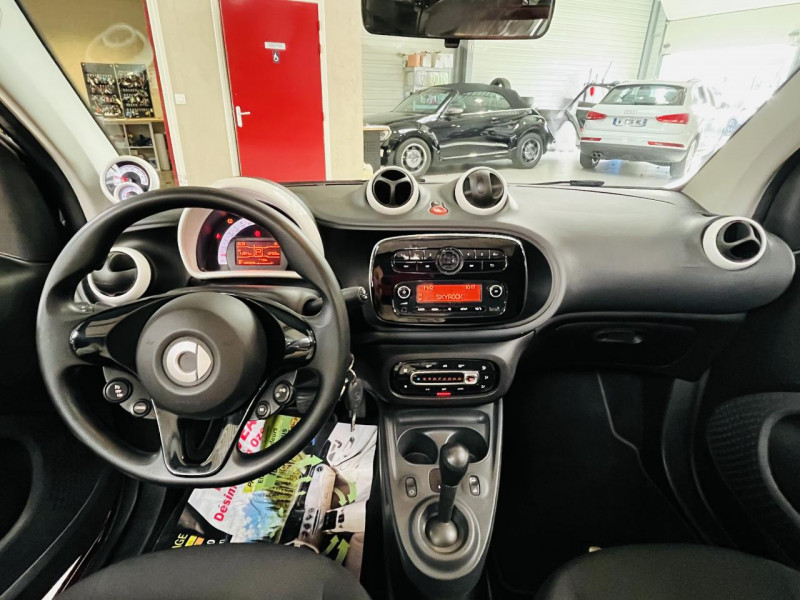 Photo 4 de l'offre de SMART FORTWO CABRIO 1.0 71 ch S&S BA6 Pure à 11990€ chez Occasions Champenoises
