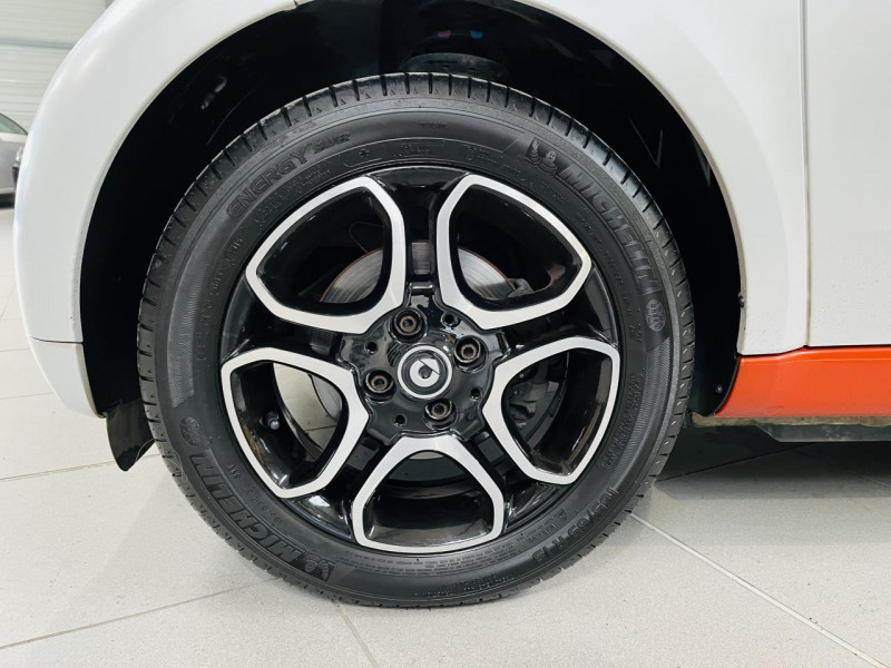 Photo 16 de l'offre de SMART FORTWO CABRIO 1.0 71 ch S&S BA6 Pure à 11990€ chez Occasions Champenoises