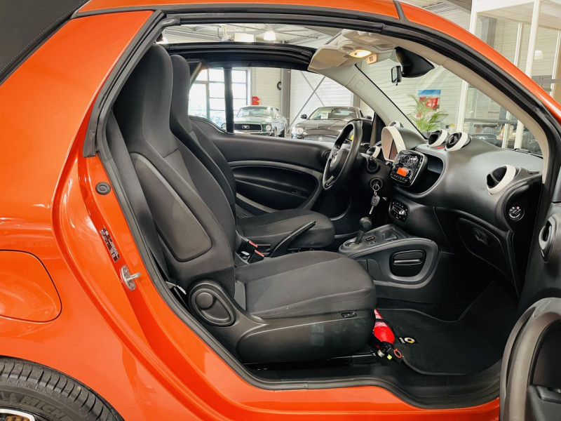 Photo 11 de l'offre de SMART FORTWO CABRIO 1.0 71 ch S&S BA6 Pure à 11990€ chez Occasions Champenoises