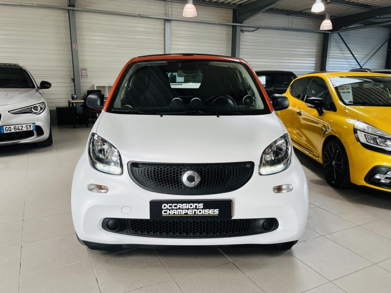 Photo 2 de l'offre de SMART FORTWO CABRIO 1.0 71 ch S&S BA6 Pure à 11990€ chez Occasions Champenoises