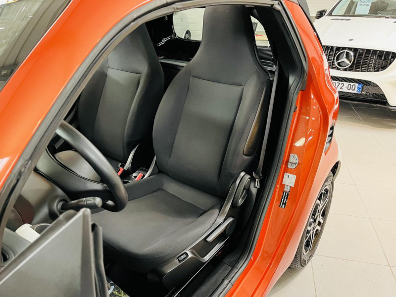 Photo 8 de l'offre de SMART FORTWO CABRIO 1.0 71 ch S&S BA6 Pure à 11990€ chez Occasions Champenoises