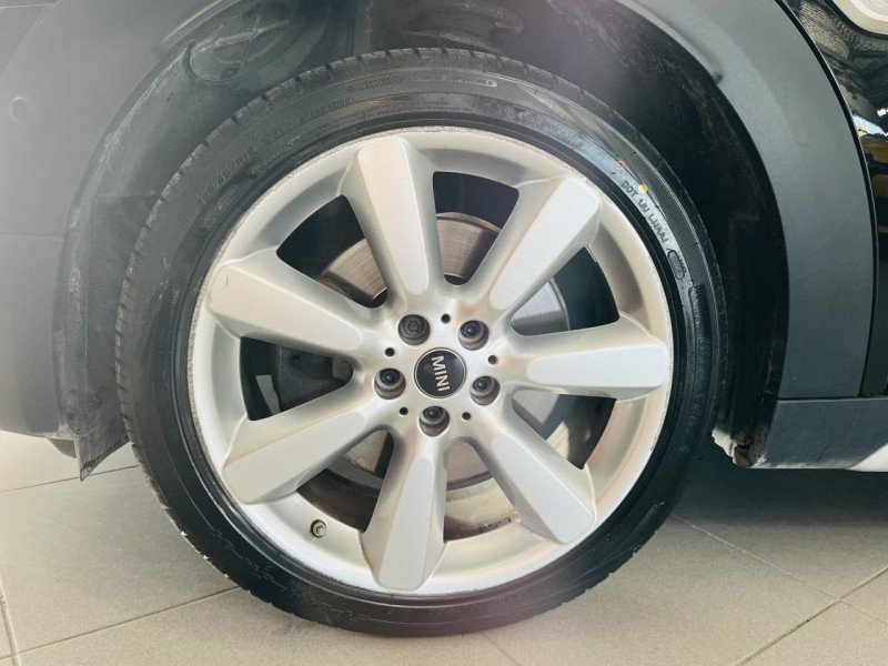 Photo 21 de l'offre de MINI COUNTRYMAN 136 - 88 ch ALL4 BVA6 Cooper SE Chili à 17990€ chez Occasions Champenoises