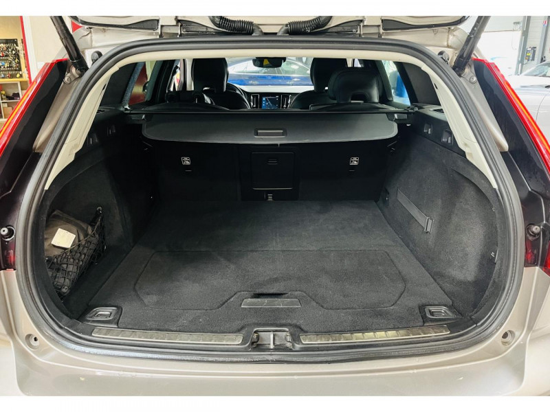 Photo 14 de l'offre de VOLVO V60 CROSS COUNTRY  D3 AWD 150 ch Geartronic 8 Pro à 33990€ chez Occasions Champenoises