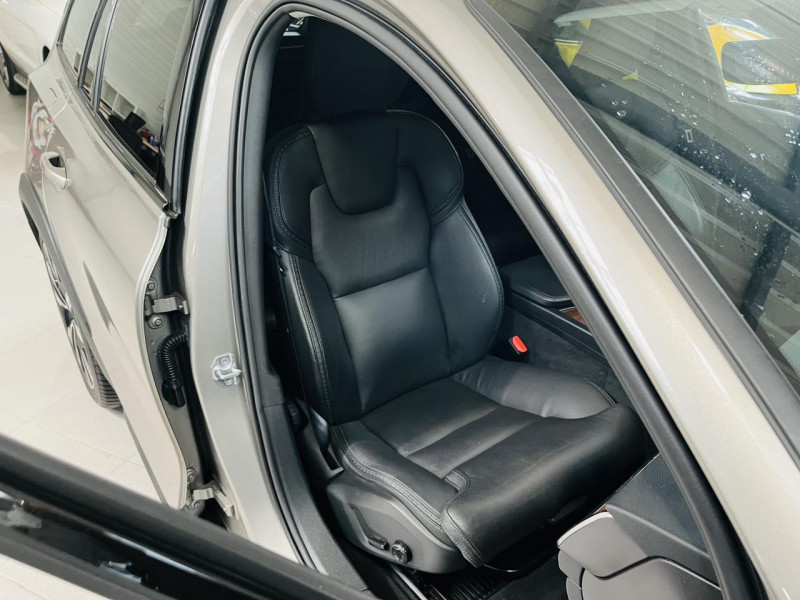 Photo 18 de l'offre de VOLVO V60 CROSS COUNTRY  D3 AWD 150 ch Geartronic 8 Pro à 33990€ chez Occasions Champenoises