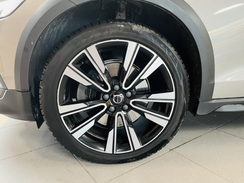 Photo 23 de l'offre de VOLVO V60 CROSS COUNTRY  D3 AWD 150 ch Geartronic 8 Pro à 33990€ chez Occasions Champenoises