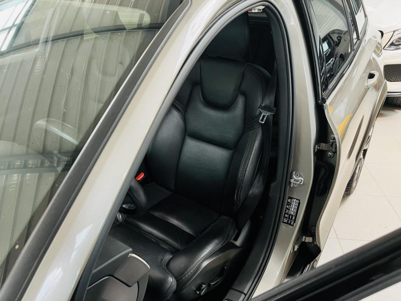 Photo 9 de l'offre de VOLVO V60 CROSS COUNTRY  D3 AWD 150 ch Geartronic 8 Pro à 33990€ chez Occasions Champenoises