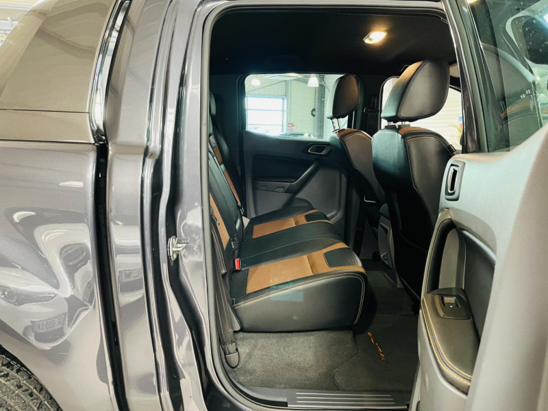 Photo 15 de l'offre de FORD RANGER DOUBLE CABINE  3.2 TDCi 200 4X4 BVA6 WILDTRAK à 29990€ chez Occasions Champenoises