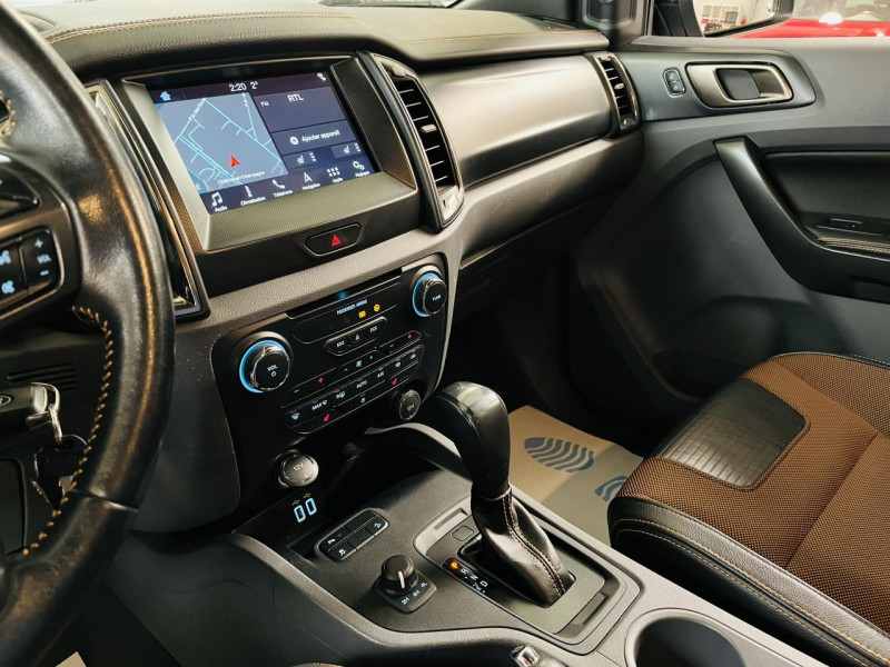 Photo 5 de l'offre de FORD RANGER DOUBLE CABINE  3.2 TDCi 200 4X4 BVA6 WILDTRAK à 29990€ chez Occasions Champenoises