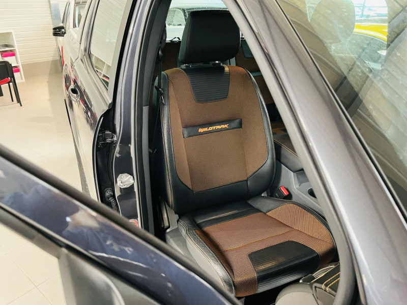 Photo 17 de l'offre de FORD RANGER DOUBLE CABINE  3.2 TDCi 200 4X4 BVA6 WILDTRAK à 29990€ chez Occasions Champenoises