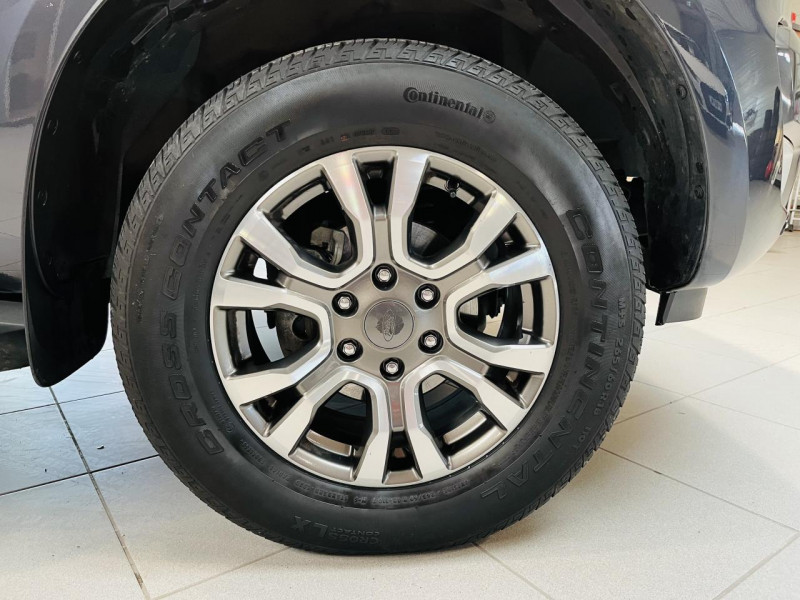 Photo 24 de l'offre de FORD RANGER DOUBLE CABINE  3.2 TDCi 200 4X4 BVA6 WILDTRAK à 29990€ chez Occasions Champenoises