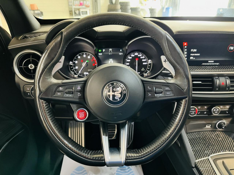 Photo 5 de l'offre de ALFA ROMEO STELVIO 2.9 V6 510ch AT8 Quadrifoglio à 47990€ chez Occasions Champenoises