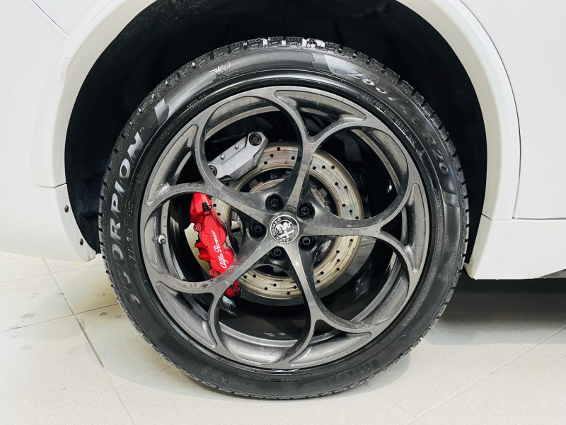 Photo 27 de l'offre de ALFA ROMEO STELVIO 2.9 V6 510ch AT8 Quadrifoglio à 47990€ chez Occasions Champenoises