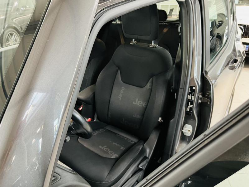 Photo 7 de l'offre de JEEP RENEGADE 1.4 I MultiAir S&S 136 ch Longitude à 11990€ chez Occasions Champenoises