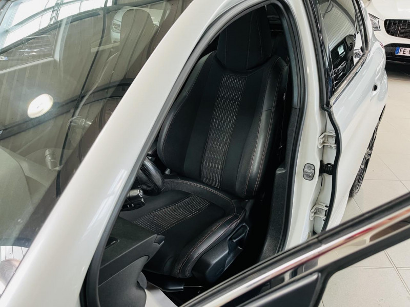 Photo 9 de l'offre de PEUGEOT 308 1.6 BlueHDi 120 EAT6 GT Line à 11990€ chez Occasions Champenoises