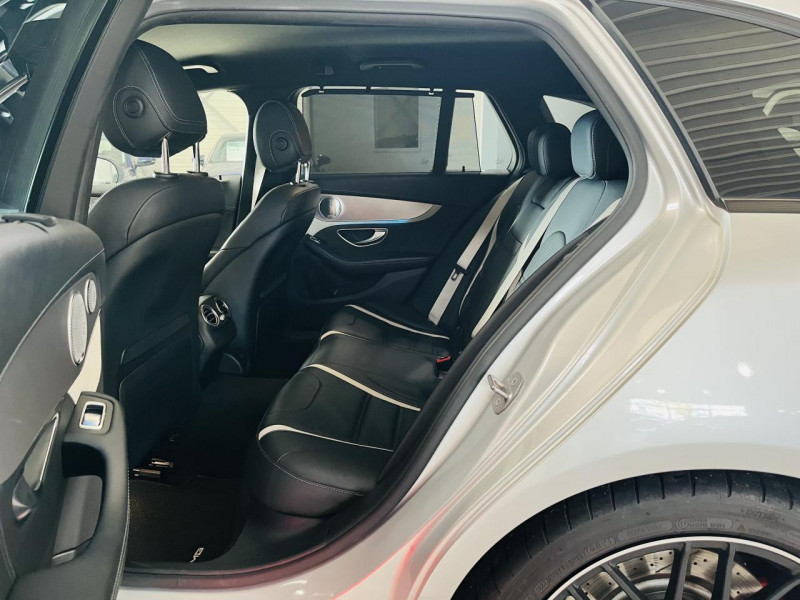 Photo 11 de l'offre de MERCEDES-BENZ Classe C Break 4.0 63 S 510 AMG Speedshift à 46990€ chez Occasions Champenoises