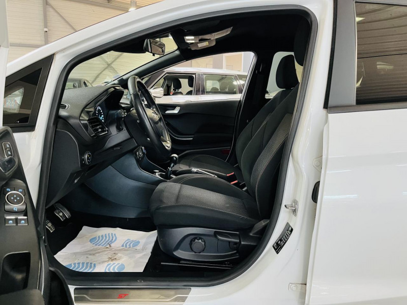 Photo 9 de l'offre de FORD FIESTA 1.0 EcoBoost 100 ST-Line à 10990€ chez Occasions Champenoises