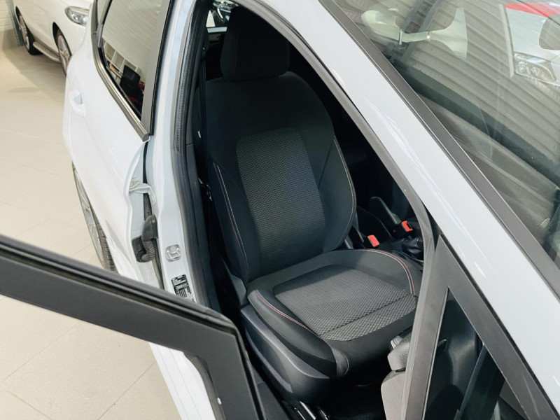 Photo 14 de l'offre de FORD FIESTA 1.0 EcoBoost 100 ST-Line à 10990€ chez Occasions Champenoises