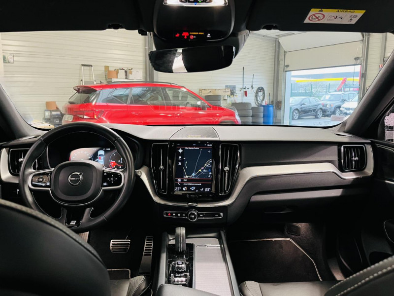 Photo 3 de l'offre de VOLVO XC60  B5 AWD 235 ch Geartronic 8 R-Design à 35990€ chez Occasions Champenoises