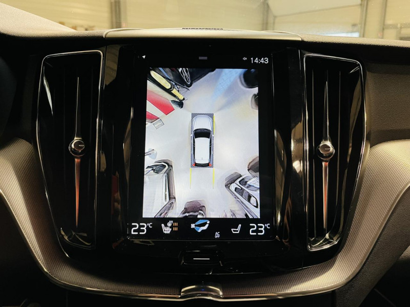 Photo 8 de l'offre de VOLVO XC60  B5 AWD 235 ch Geartronic 8 R-Design à 35990€ chez Occasions Champenoises