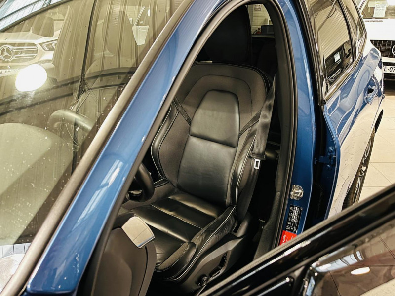 Photo 9 de l'offre de VOLVO XC60  B5 AWD 235 ch Geartronic 8 R-Design à 35990€ chez Occasions Champenoises