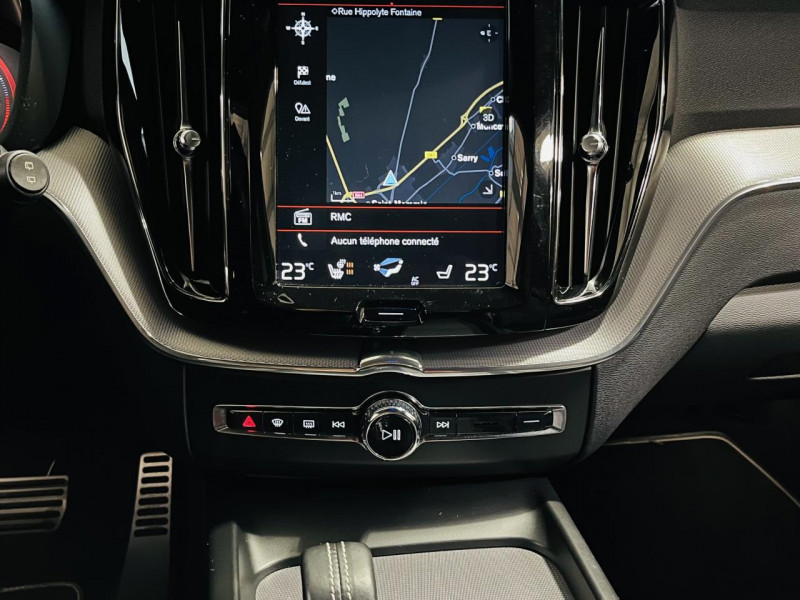 Photo 6 de l'offre de VOLVO XC60  B5 AWD 235 ch Geartronic 8 R-Design à 35990€ chez Occasions Champenoises