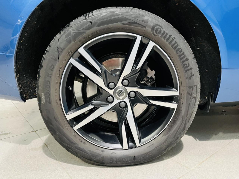 Photo 26 de l'offre de VOLVO XC60  B5 AWD 235 ch Geartronic 8 R-Design à 35990€ chez Occasions Champenoises