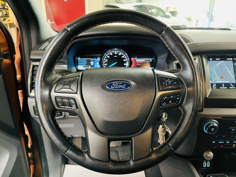 Photo 4 de l'offre de FORD RANGER DOUBLE CABINE  3.2 TDCi 200 4X4 BVA6 WILDTRAK à 30990€ chez Occasions Champenoises