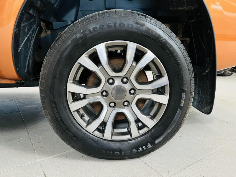 Photo 21 de l'offre de FORD RANGER DOUBLE CABINE  3.2 TDCi 200 4X4 BVA6 WILDTRAK à 30990€ chez Occasions Champenoises