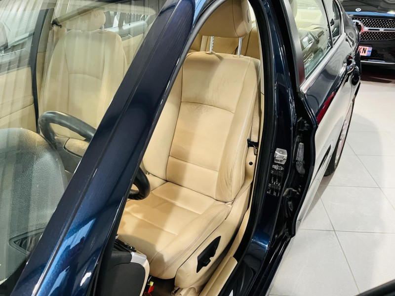 Photo 9 de l'offre de BMW SERIE 5  520d 184 ch F10 LCI Luxe BVA 8 à 18990€ chez Occasions Champenoises