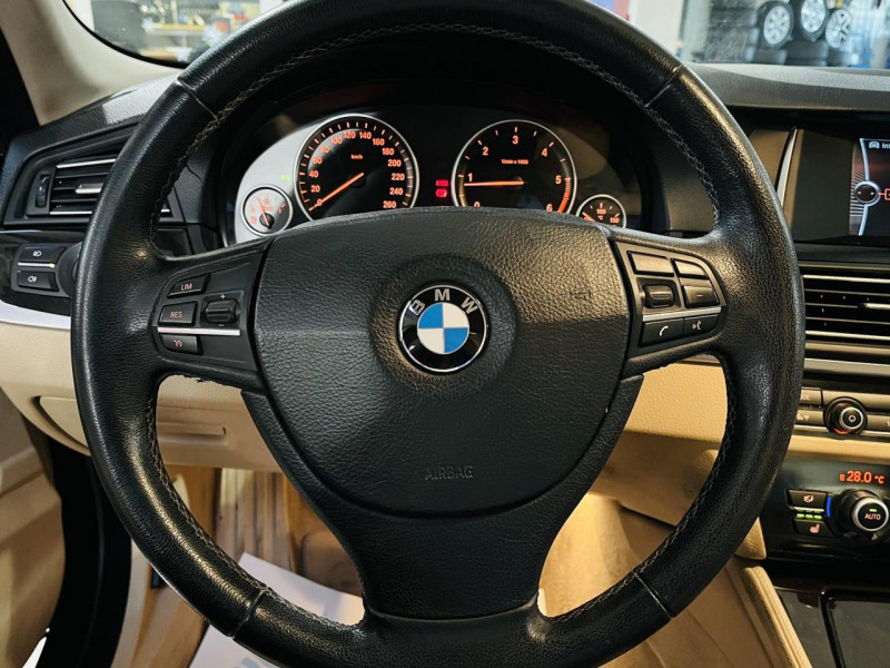 Photo 4 de l'offre de BMW SERIE 5  520d 184 ch F10 LCI Luxe BVA 8 à 18990€ chez Occasions Champenoises