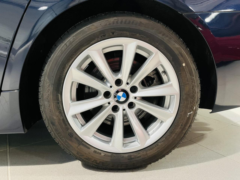 Photo 21 de l'offre de BMW SERIE 5  520d 184 ch F10 LCI Luxe BVA 8 à 18990€ chez Occasions Champenoises